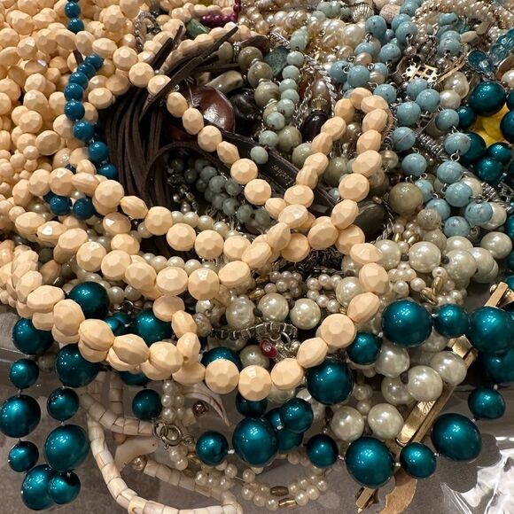 Estate Jewlery lot vintage and modern over 3lbs 
Wearable and craft-able - Picture 5 of 14